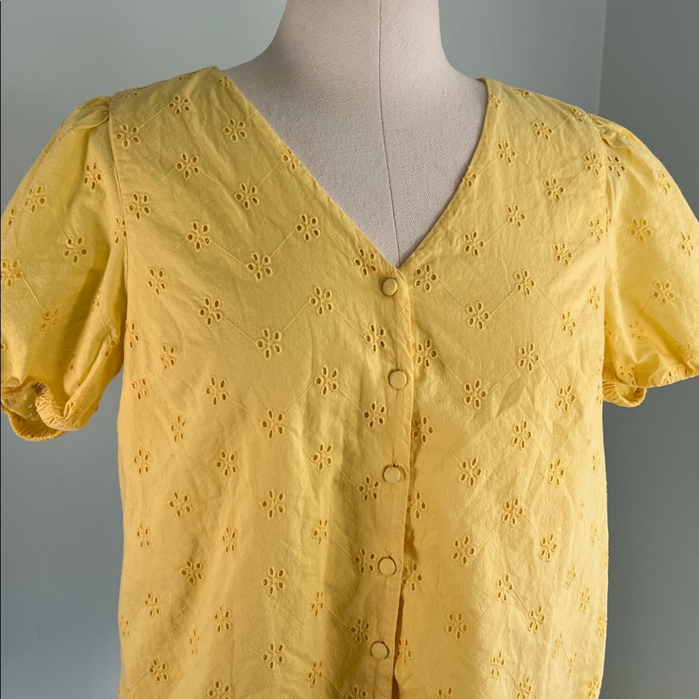 J. CREW yellow puff short sleeve eyelet button up cotton lined V-neck blouse L - Picture 3 of 10